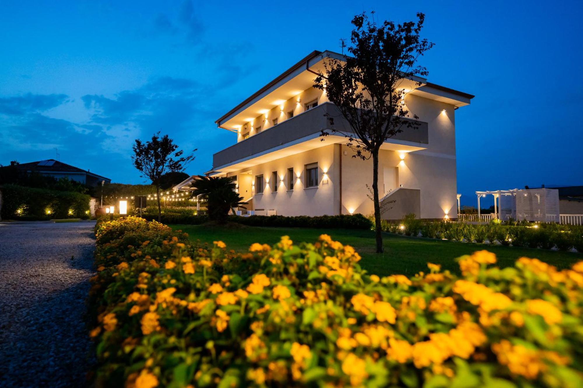 Villa Zefiro Suites & Events Battipaglia Luaran gambar