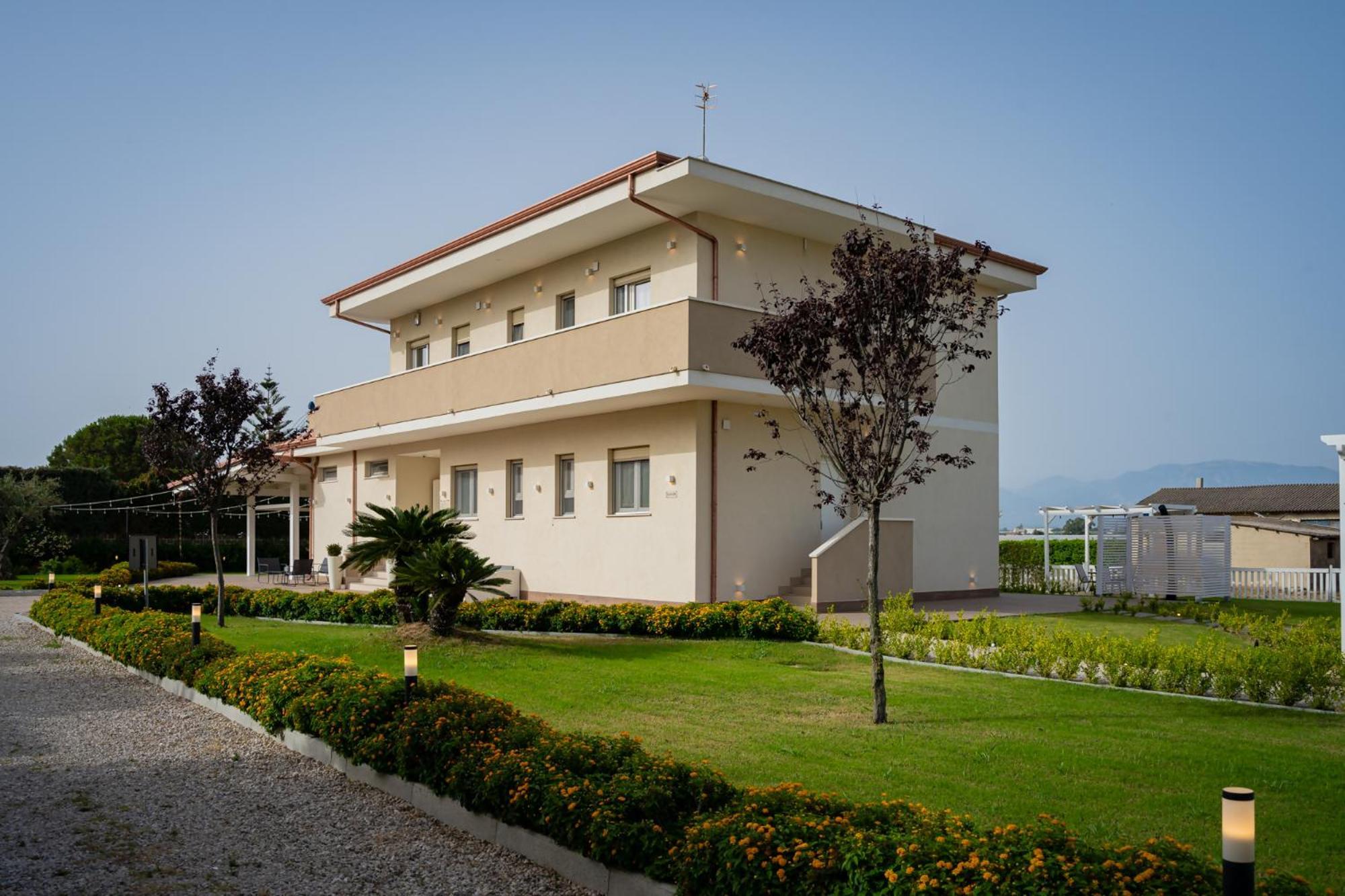 Villa Zefiro Suites & Events Battipaglia Luaran gambar